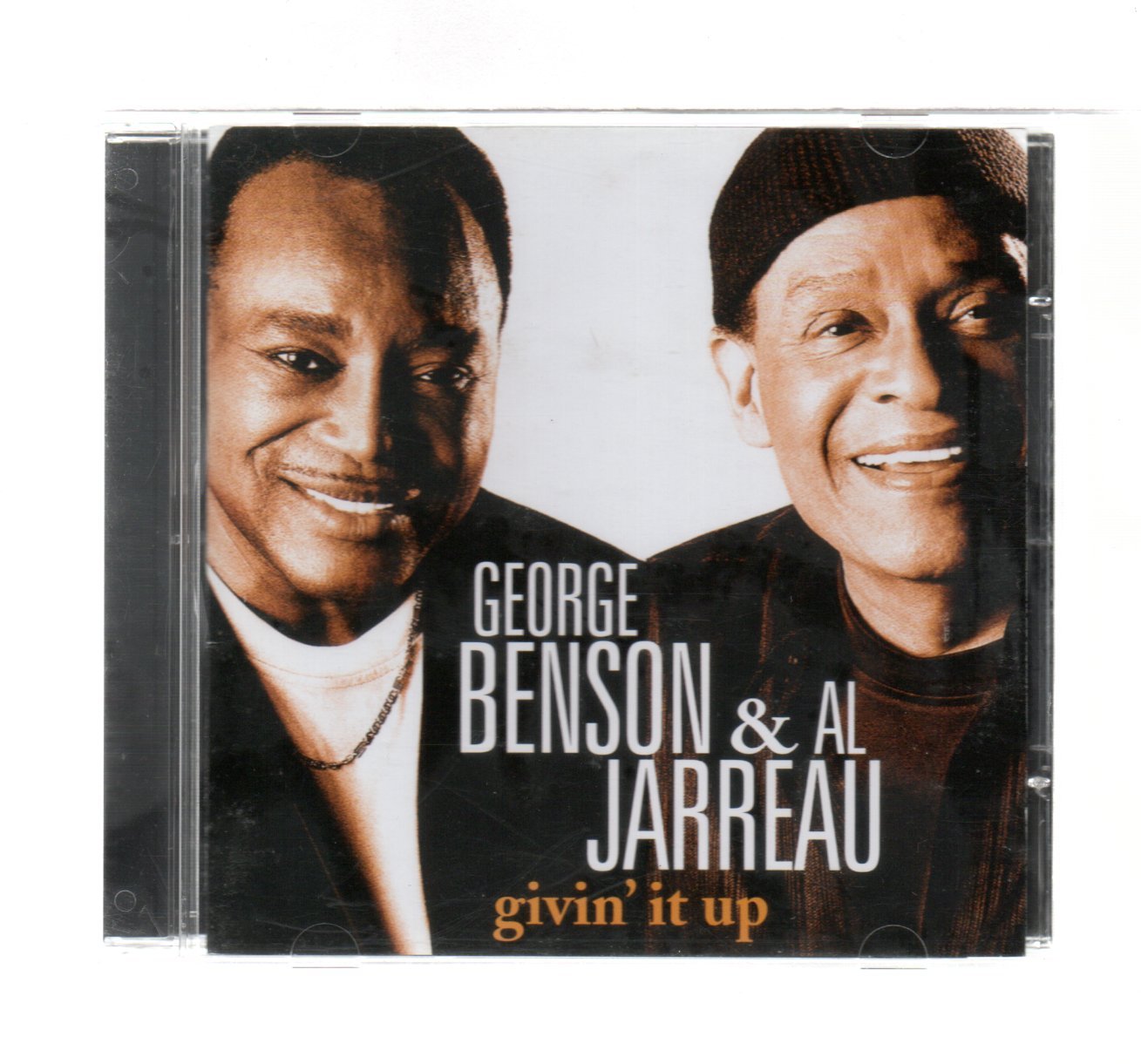 cb3b1c3707557e024564c231e42c6f08.jpg CD GEORGE BENSON E AL JARREAU - GIVIN IT UP - Imagem 1